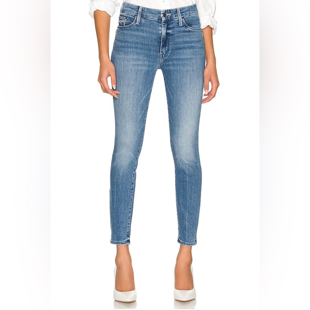 Mother “the Looker” in Groovin